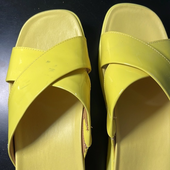 UGGs sandals, size 8 brand new - Picture 5 of 9